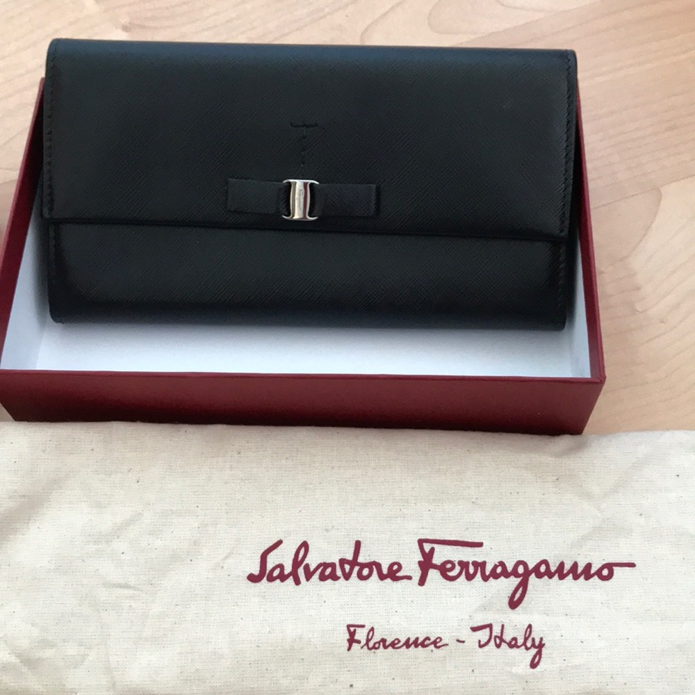 Ferragamo Black leather wallet